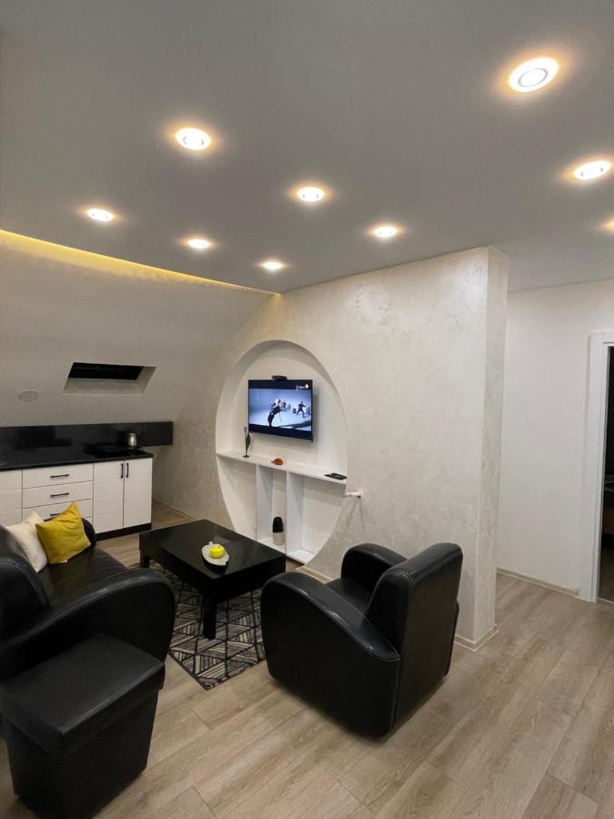 Luna Apartment Novi Pazar Bagian luar foto