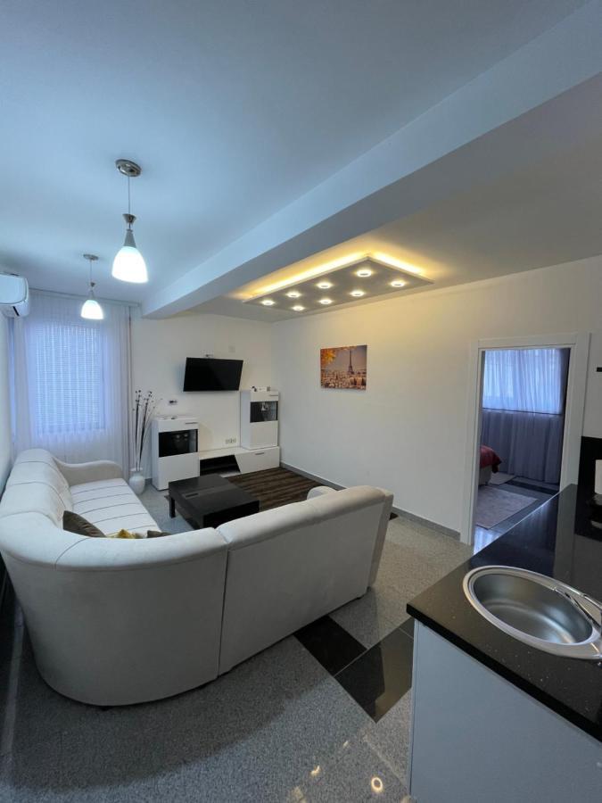 Luna Apartment Novi Pazar Bagian luar foto